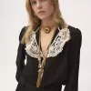 Blusa con volant in crêpe de chine e pizzo Blusa con volant in crêpe de chine e pizzo