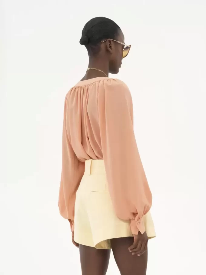 Blusa girocollo in crêpe de chine Blusa girocollo in crêpe de chine