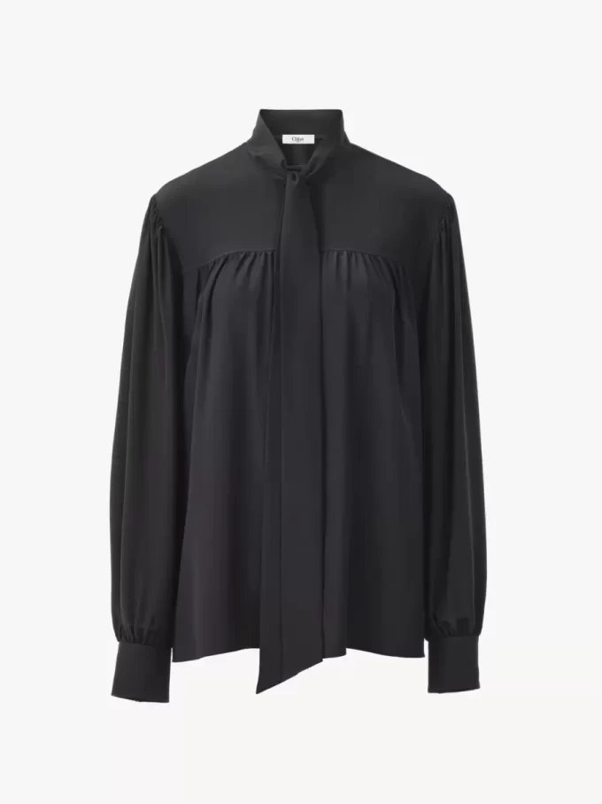 Blusa lavallière con maxi arricciatura in crêpe de chine Blusa lavallière con maxi arricciatura in crêpe de chine