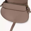Borsa a sella Marcie in pelle granata Borsa a sella Marcie in pelle granata