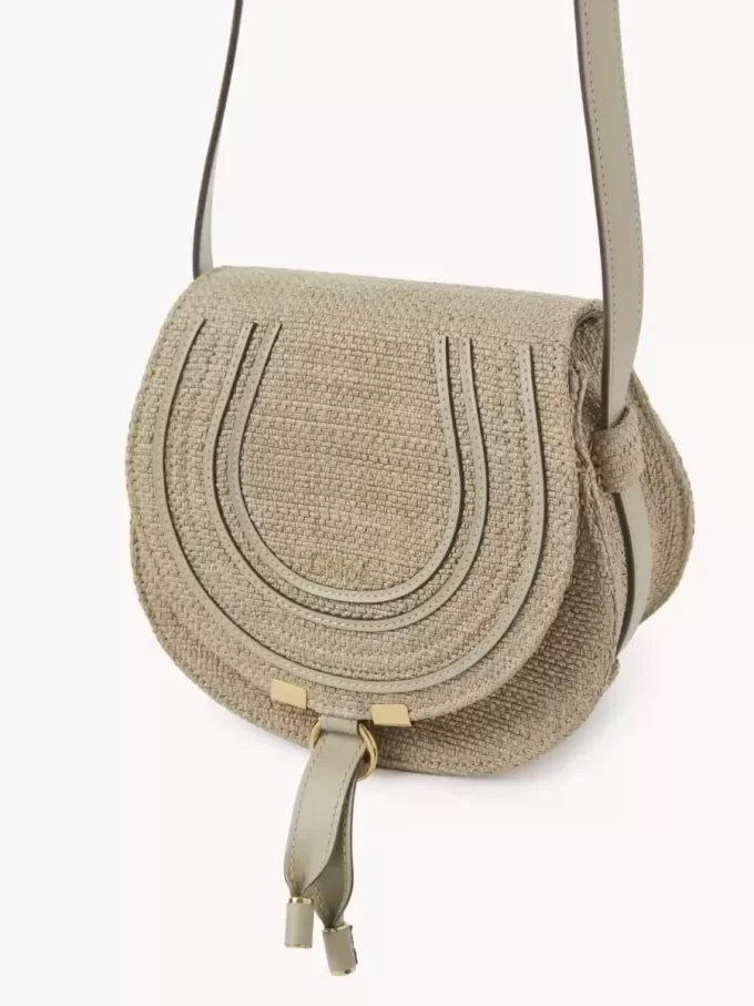 Borsa a tracolla Marcie piccola in fibre effetto rafia Borsa a tracolla Marcie piccola in fibre effetto rafia