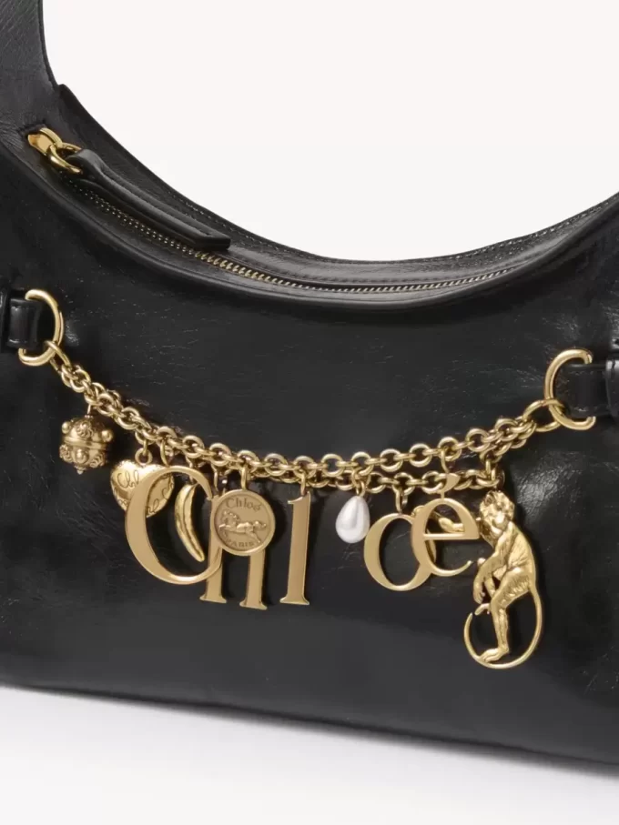 Borsa hobo Chloé Charms in pelle lucida Borsa hobo Chloé Charms in pelle lucida