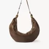 Borsa Hobo grande con bracciale in pelle martellata Borsa Hobo grande con bracciale in pelle martellata