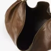 Borsa Hobo grande con bracciale in pelle martellata Borsa Hobo grande con bracciale in pelle martellata