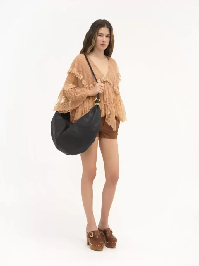 Borsa Hobo grande con bracciale in pelle martellata Borsa Hobo grande con bracciale in pelle martellata