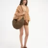 Borsa Hobo grande con bracciale in pelle martellata Borsa Hobo grande con bracciale in pelle martellata