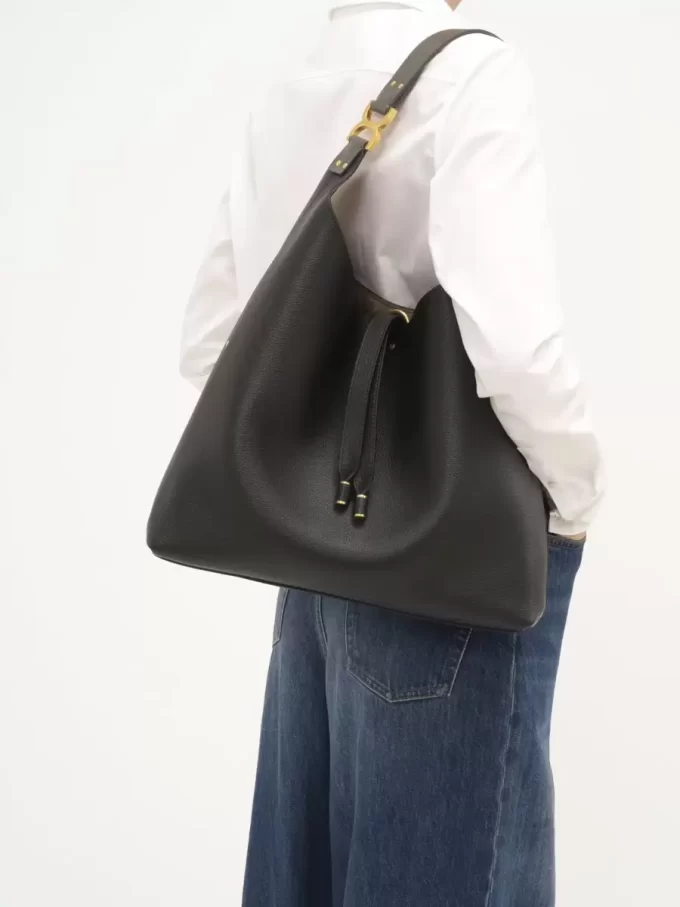 Borsa hobo Marcie in pelle martellata Borsa hobo Marcie in pelle martellata