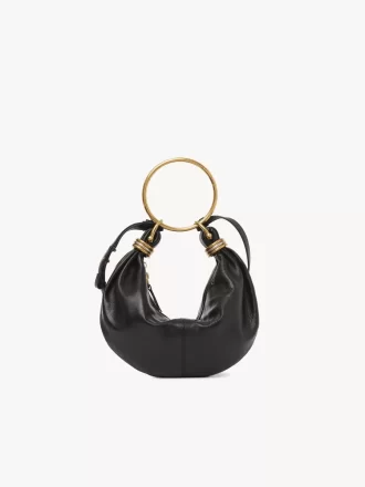 Borsa Hobo piccola con bracciale in pelle martellata Borsa Hobo piccola con bracciale in pelle martellata