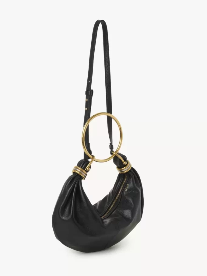 Borsa Hobo piccola con bracciale in pelle martellata Borsa Hobo piccola con bracciale in pelle martellata