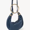Borsa Hobo piccola con bracciale in pelle martellata Borsa Hobo piccola con bracciale in pelle martellata