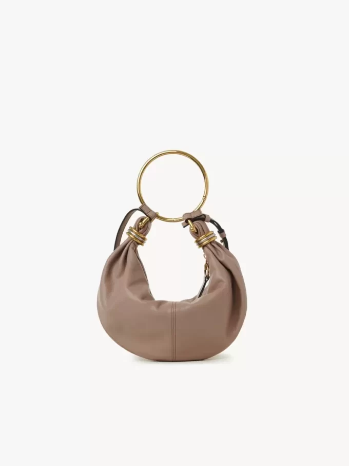 Borsa Hobo piccola con bracciale in pelle martellata Borsa Hobo piccola con bracciale in pelle martellata