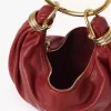 Borsa Hobo piccola con bracciale in pelle martellata Borsa Hobo piccola con bracciale in pelle martellata