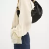 Borsa hobo piccola con bracciale in pelle martellata Borsa hobo piccola con bracciale in pelle martellata