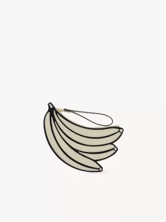 Borsa piatta a forma di banana in pelle martellata Borsa piatta a forma di banana in pelle martellata