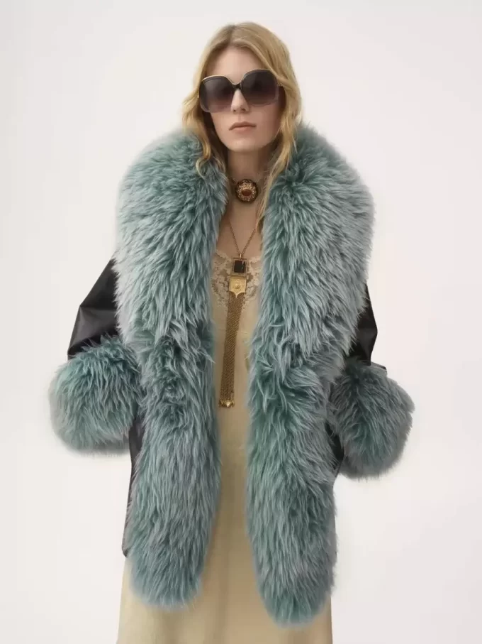 Cappotto corto in pelle Cappotto corto in pelle