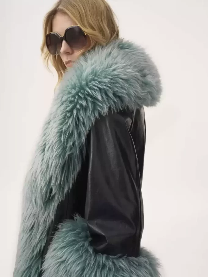 Cappotto corto in pelle Cappotto corto in pelle