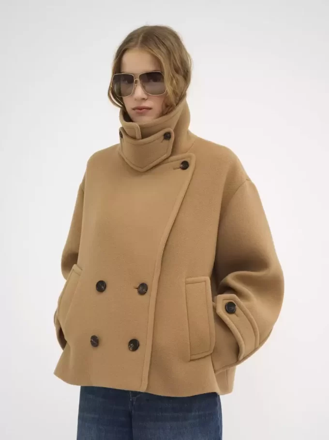 Cappotto corto oversize in lana Cappotto corto oversize in lana