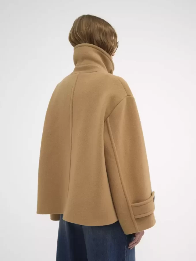 Cappotto corto oversize in lana Cappotto corto oversize in lana