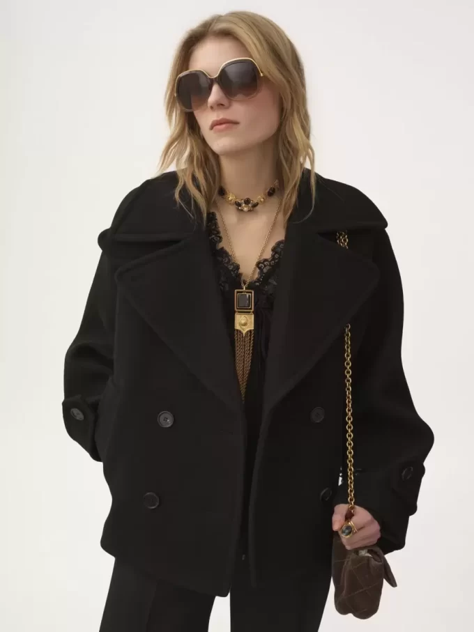 Cappotto corto oversize in lana Cappotto corto oversize in lana
