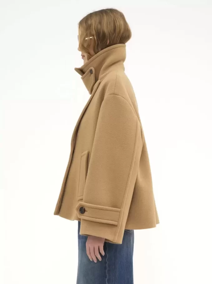 Cappotto corto oversize in lana Cappotto corto oversize in lana