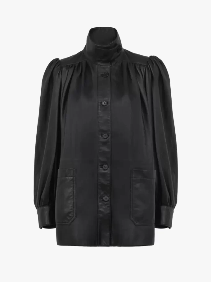 Cappotto in pelle con collo alto e arricciature Cappotto in pelle con collo alto e arricciature
