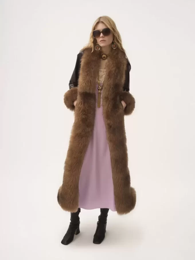 Cappotto lungo a colonna in pelle Cappotto lungo a colonna in pelle