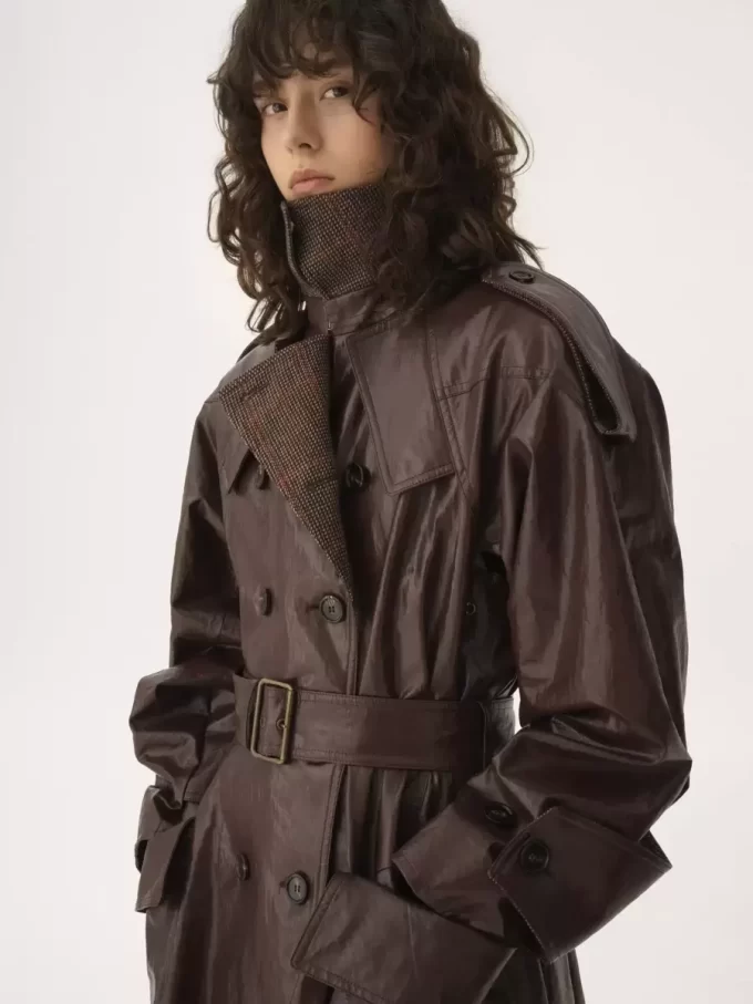 Cappotto lungo da equitazione doppiopetto in lino spalmato Cappotto lungo da equitazione doppiopetto in lino spalmato