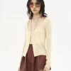 Cardigan aderente con scollo a barchetta in maglia di lana superfine Cardigan aderente con scollo a barchetta in maglia di lana superfine