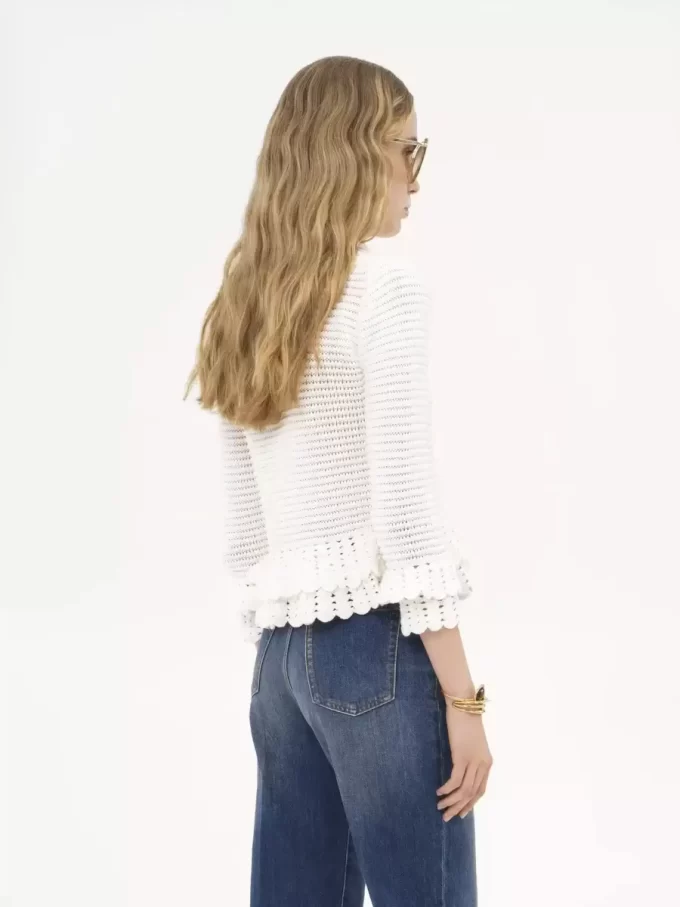 Cardigan aderente con volant in maglia all’uncinetto Cardigan aderente con volant in maglia all’uncinetto