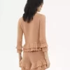 Cardigan aderente con volant in maglia all’uncinetto Cardigan aderente con volant in maglia all’uncinetto
