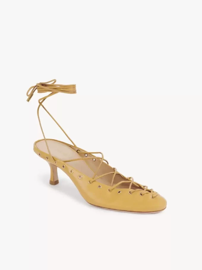 Chloé Ghillies décolleté Chloé Ghillies décolleté