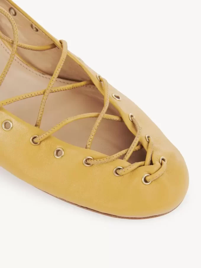 Chloé Ghillies décolleté Chloé Ghillies décolleté