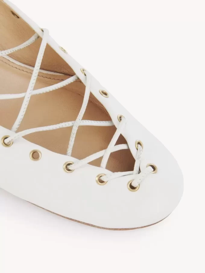 Chloé Ghillies décolleté Chloé Ghillies décolleté