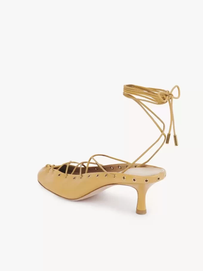 Chloé Ghillies décolleté Chloé Ghillies décolleté