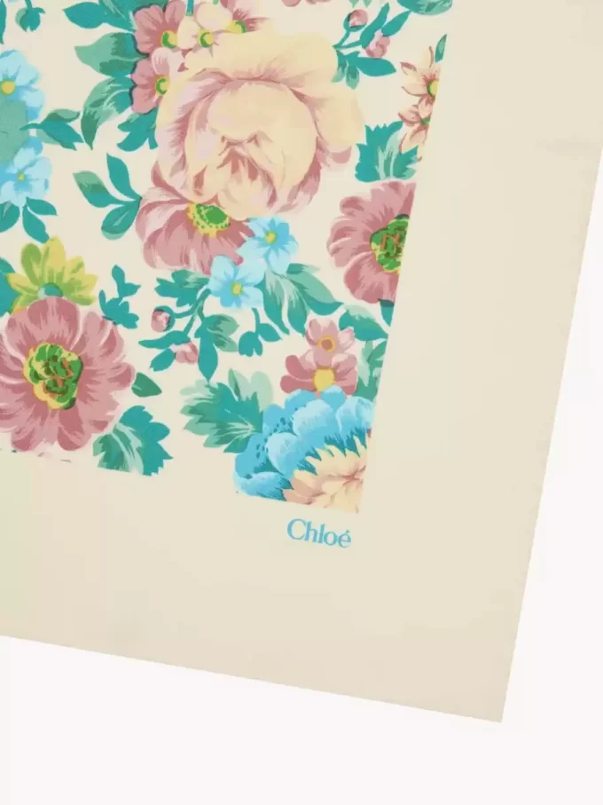 Foulard quadrato Chloé Peonies in twill di seta Foulard quadrato Chloé Peonies in twill di seta