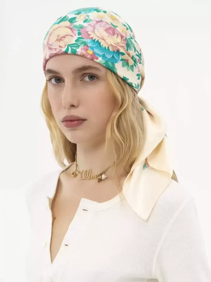 Foulard quadrato Chloé Peonies in twill di seta Foulard quadrato Chloé Peonies in twill di seta