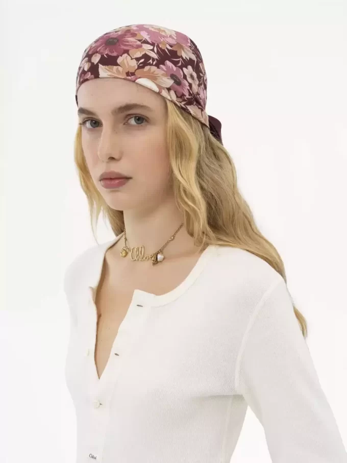 Foulard quadrato Chloé Roses in twill di seta Foulard quadrato Chloé Roses in twill di seta