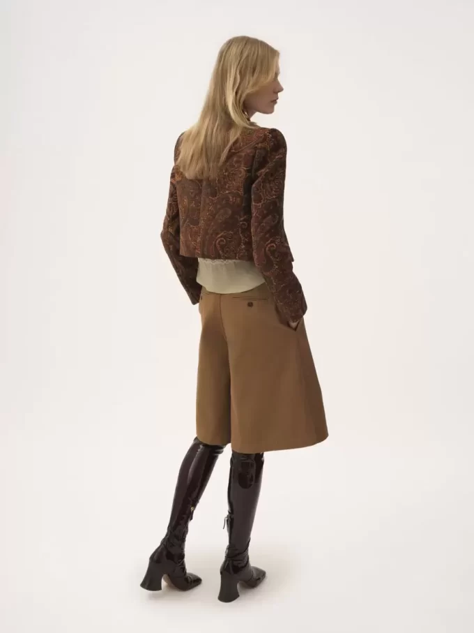 Giacca squadrata senza colletto in jacquard arazzo Giacca squadrata senza colletto in jacquard arazzo