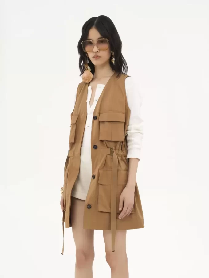 Gilet utilitario in gabardine di cotone leggero Gilet utilitario in gabardine di cotone leggero