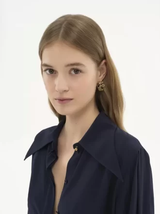 Gli orecchini a cerchio iconici di Chloé Gli orecchini a cerchio iconici di Chloé