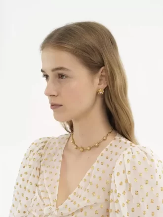 Gli orecchini Chloé Mechanical Flowers Gli orecchini Chloé Mechanical Flowers