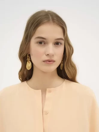 Gli orecchini Chloé Petal Gli orecchini Chloé Petal