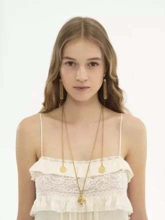 Gli orecchini Chloé Pompoms Gli orecchini Chloé Pompoms