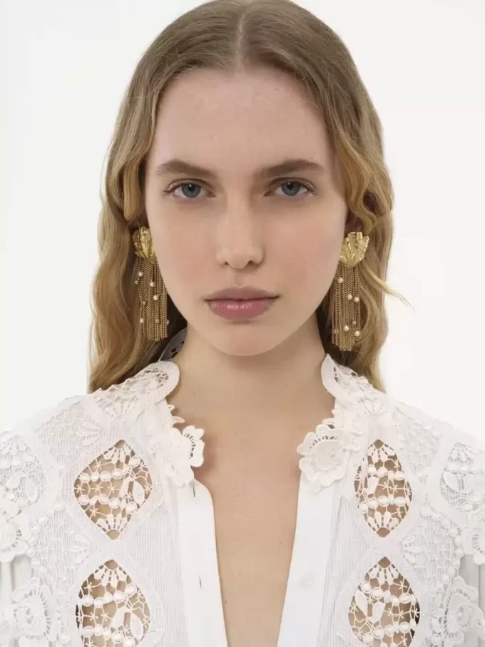 Gli orecchini Chloé Shells Gli orecchini Chloé Shells