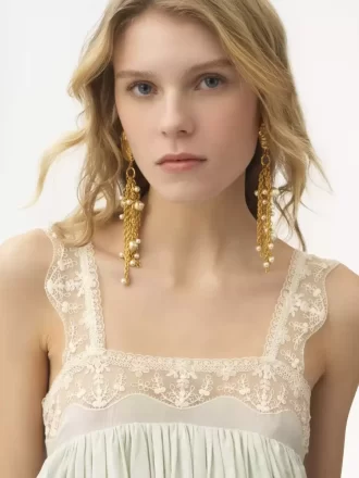 Gli orecchini Chloé Shells Gli orecchini Chloé Shells