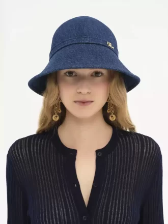Il cappello da pescatore iconico di Chloé in denim Il cappello da pescatore iconico di Chloé in denim
