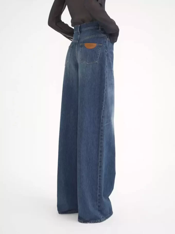 Jeans a gamba larga in denim Jeans a gamba larga in denim