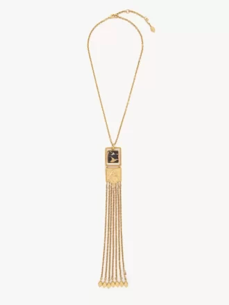 La collana Chloé Amulet