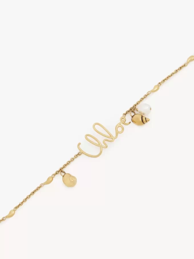 La collana Chloé Shells