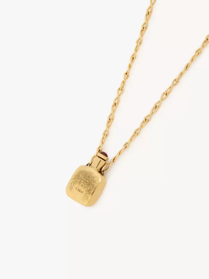 La collana con ciondolo Chloé Elixir